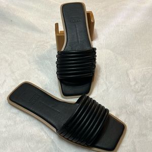 Dolce vita flat sandals size 9